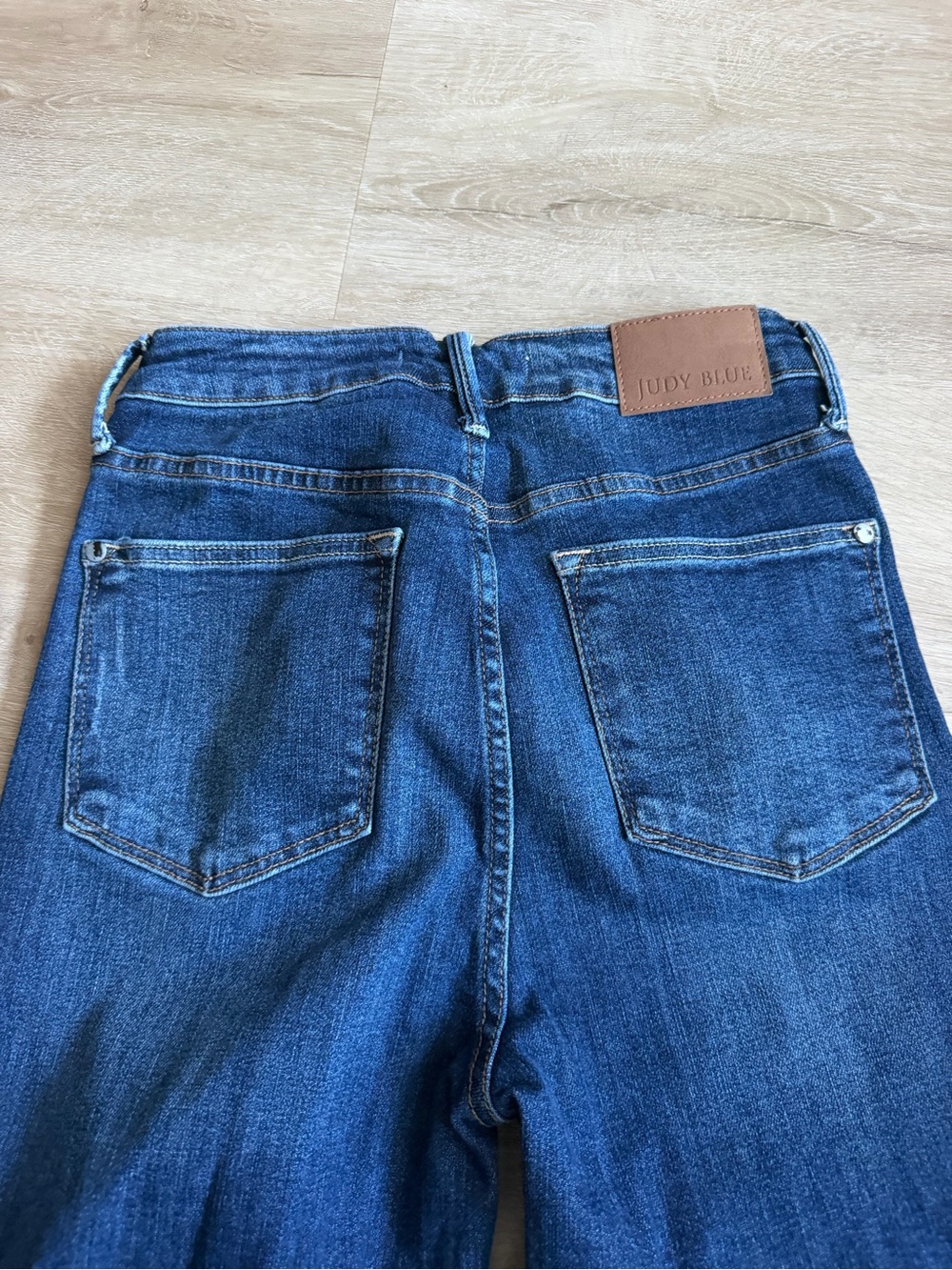 Judy Blue Dark Wash High Rise Flare Jeans Raw Hem Distressed 5/27 - Picture 8 of 9